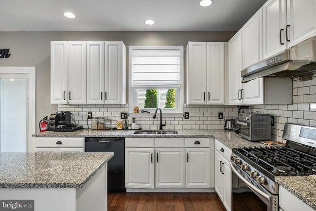 Building Photo - 105 Quarterhorse Ct