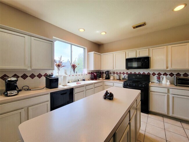 Building Photo - 8002 Weeping Willow Pl