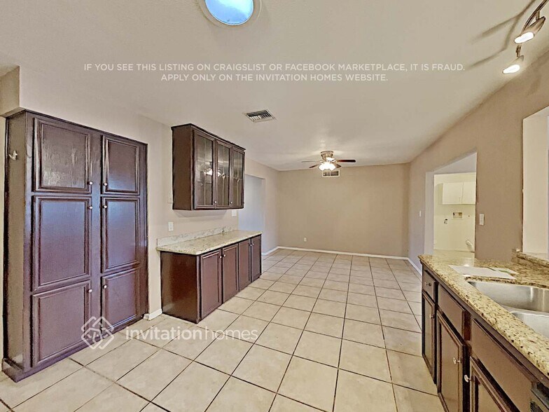 Building Photo - 6545 W Palo Verde Ave