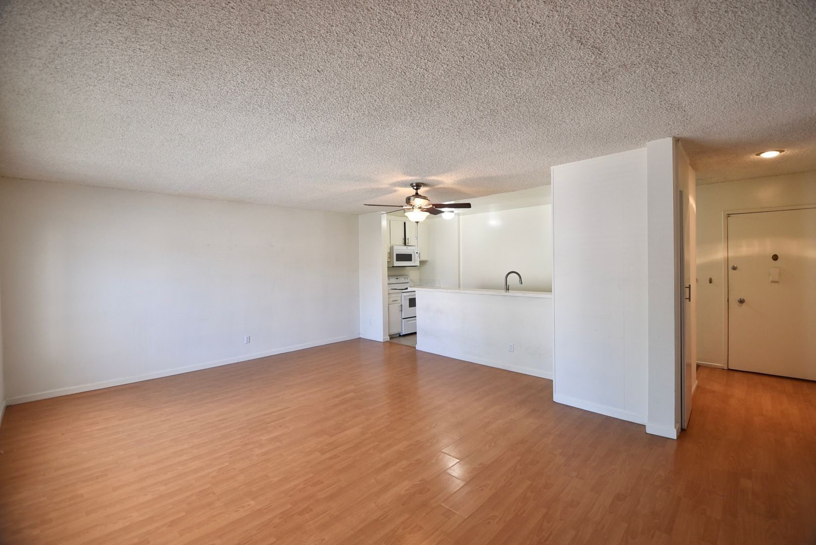 Building Photo - 4414 Woodman Ave