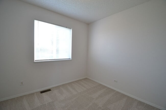 Building Photo - Newly Remodeled 3 Bedroom!