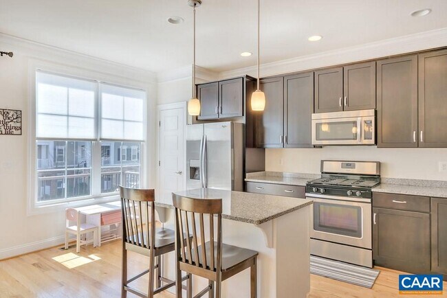 Building Photo - 980 Belvedere Way