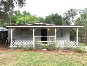 Building Photo - 3bed/2bath Single Family Home Available in...