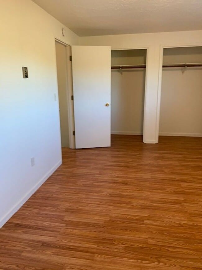 Building Photo - 1211 Summers Ln