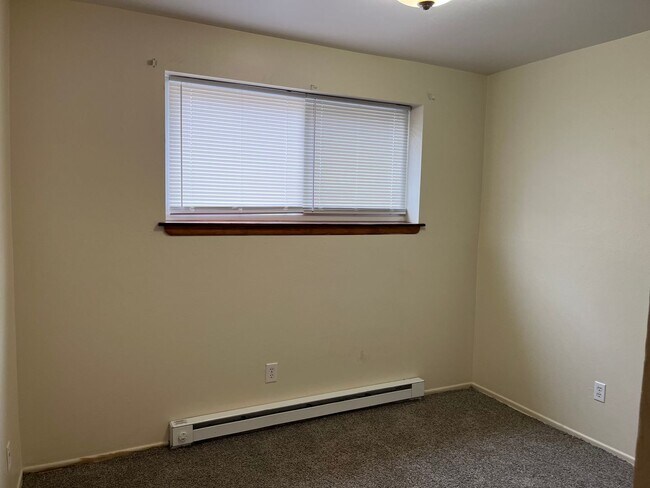 Building Photo - 410 W Mather St