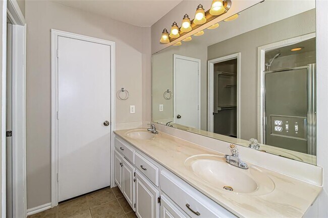 Building Photo - 8113 Greer Way