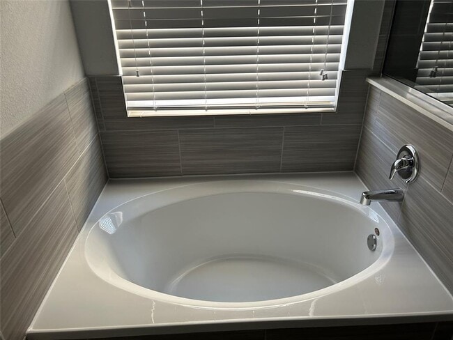 Building Photo - 19804 Rhiannon Ln