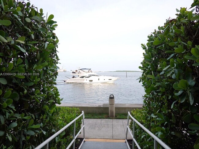 Building Photo - 770 Claughton Island Dr