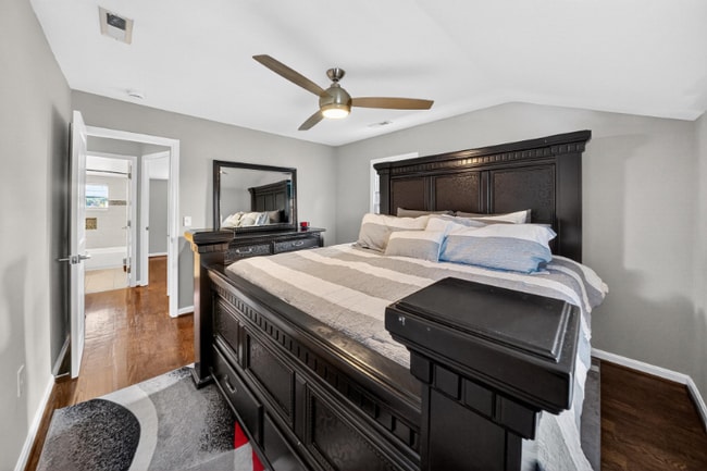 Building Photo - 5211 Jay St NE