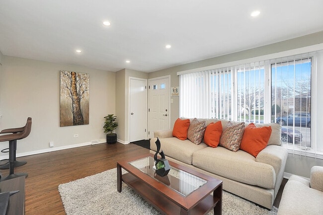 Building Photo - 6121 S Narragansett Ave