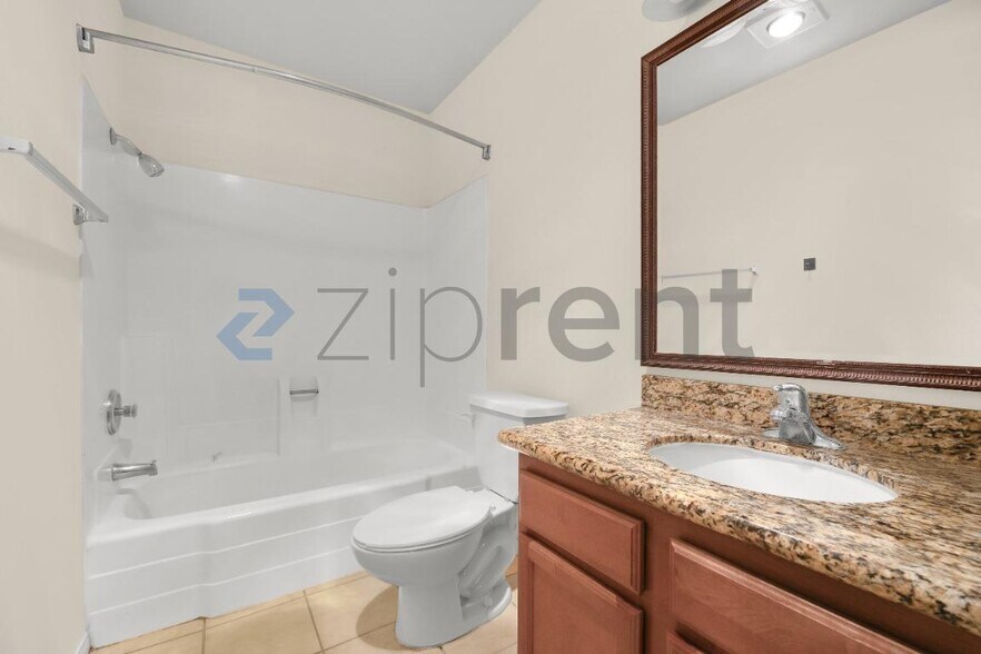 Building Photo - Unit 226