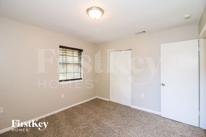 Building Photo - 4078 Ester Dr SW