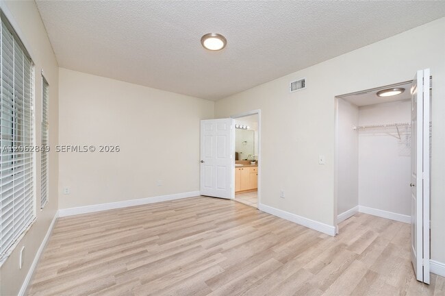 Building Photo - 2482 Centergate Dr
