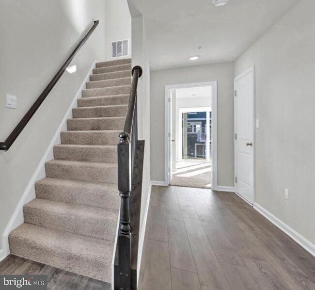 Building Photo - 5044 Silver Oak Dr