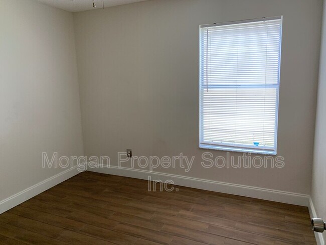Building Photo - 9981 Triple Crown Cir