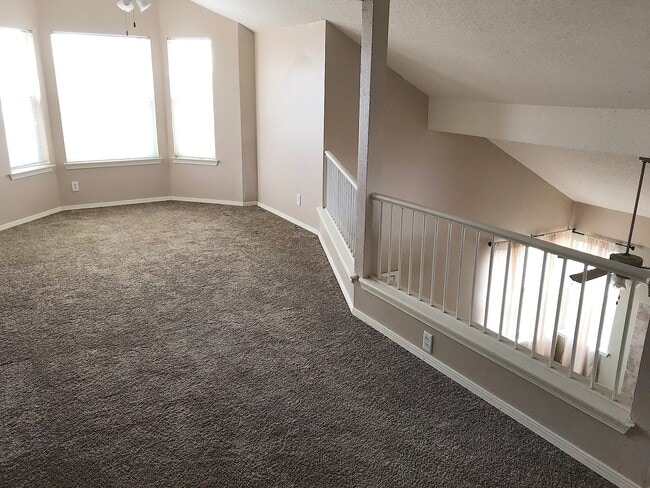 Building Photo - West El Paso 3 bed refrig A/C Home with Bonus Loft and Solar!