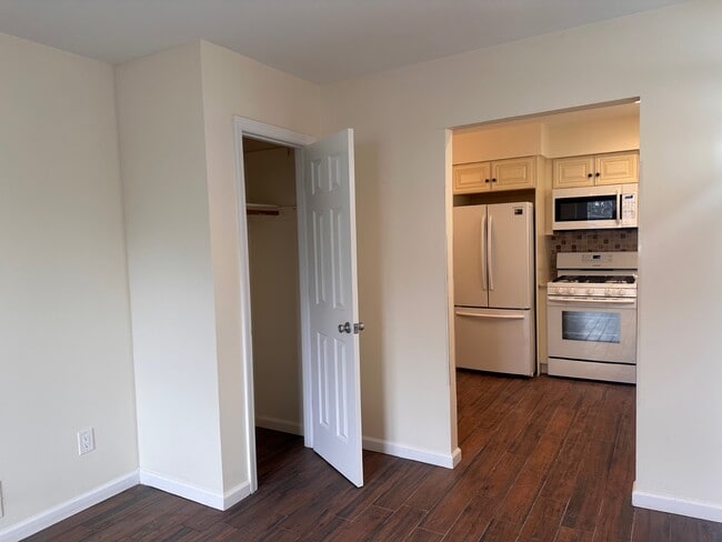 Building Photo - 28 Speedwell Ave