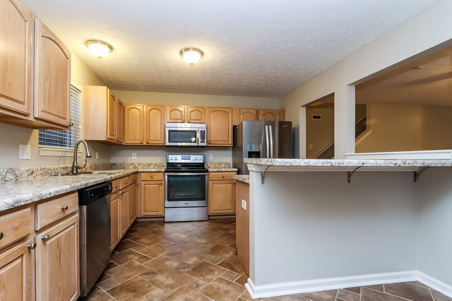 Building Photo - 975 Needle Ridge Ln