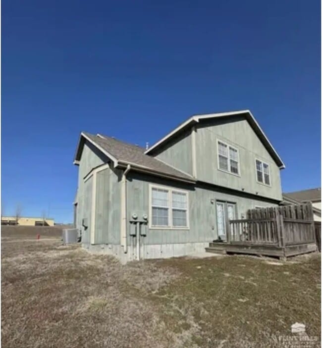 Building Photo - 2705 Kathie Dr