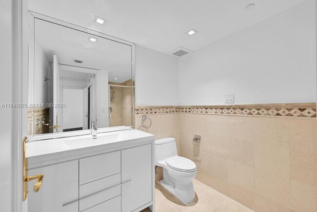 Building Photo - 1850 S Ocean Dr