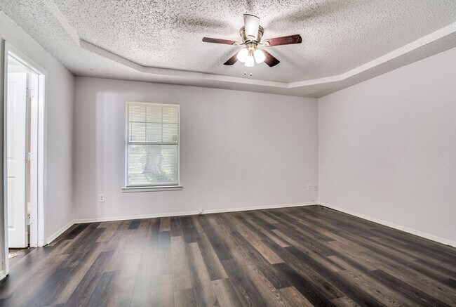 Building Photo - 818 Quinette Dr