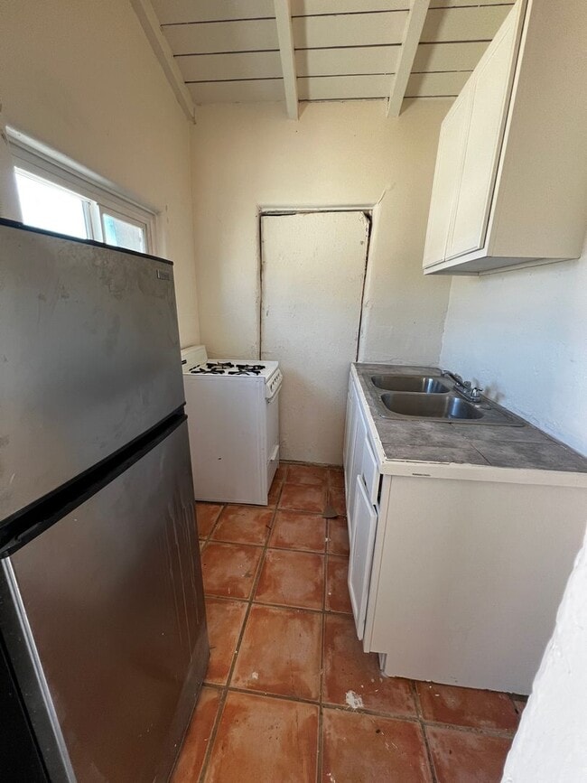 Building Photo - 72061-72067 Joshua Ln.