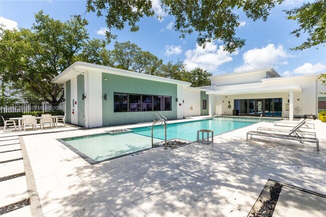 Building Photo - 4444 NW 9th St.