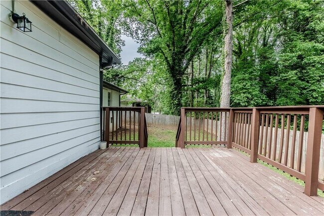 Building Photo - 2174 Beecher Rd SW