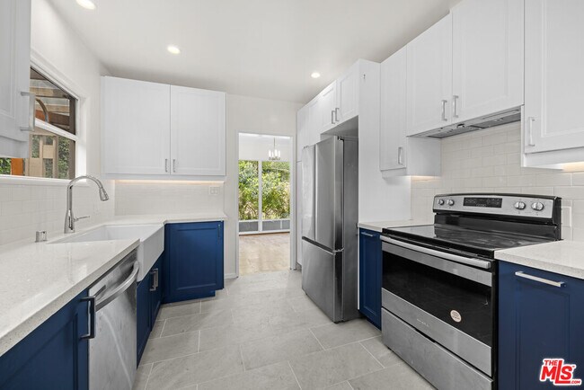 Building Photo - 11623 Canton Pl