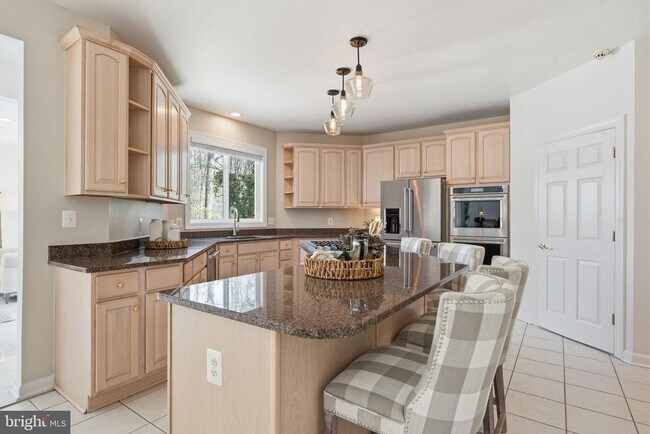 Building Photo - 3515 Devon Dr