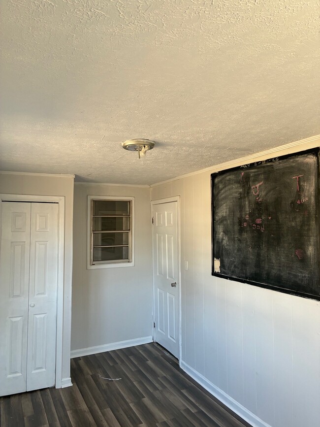 Building Photo - 9 W Blue Mountain Rd