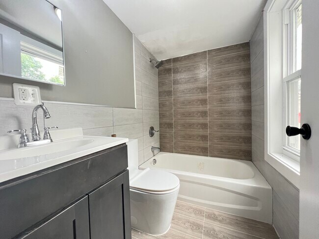 Building Photo - 52 Summer Ave