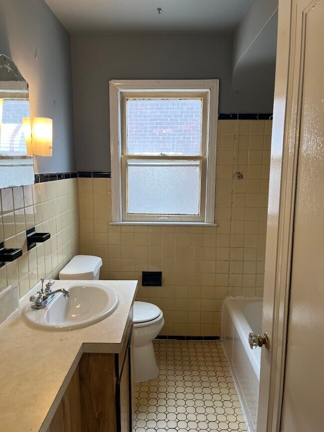 Building Photo - 16045 Edmore Dr