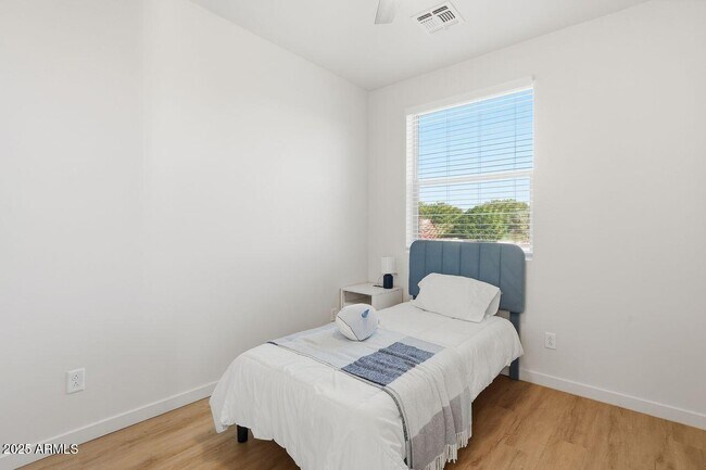 Building Photo - 7959 N 53rd Ave