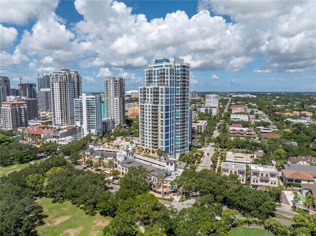 Building Photo - 400 Beach Dr NE