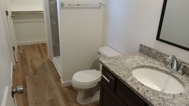 Building Photo - 6112 Andersonville Rd