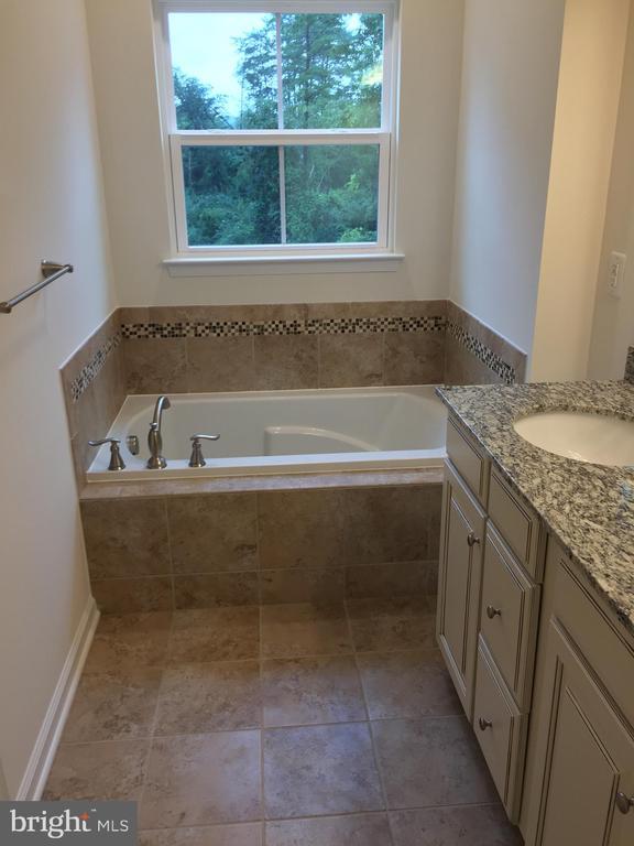 Building Photo - 10749 Hinton Wy