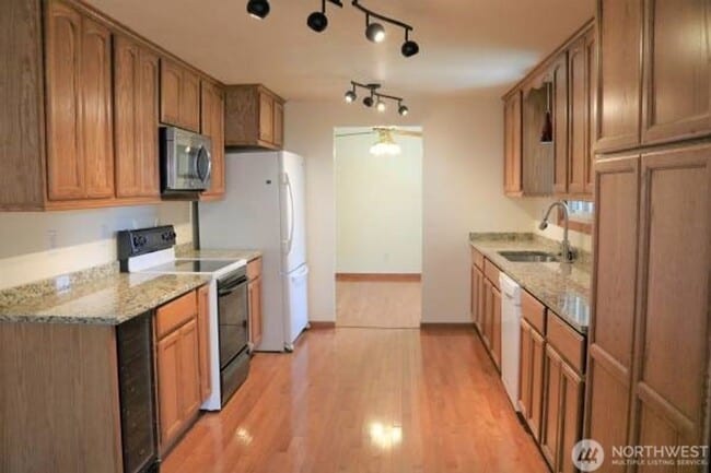 Building Photo - 3Bd/2Ba Kent House
