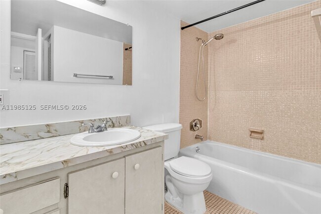 Building Photo - 7201 Miami Lakes Dr