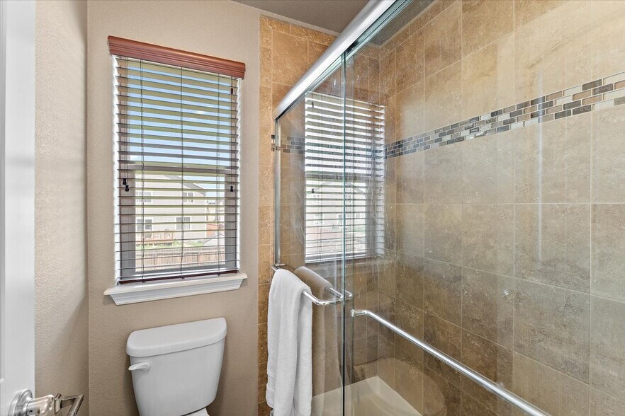 Building Photo - 6137 Popper Dr