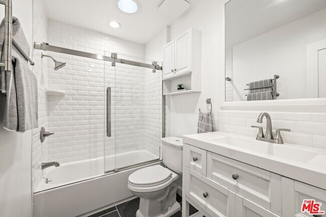 Building Photo - 927 Euclid St