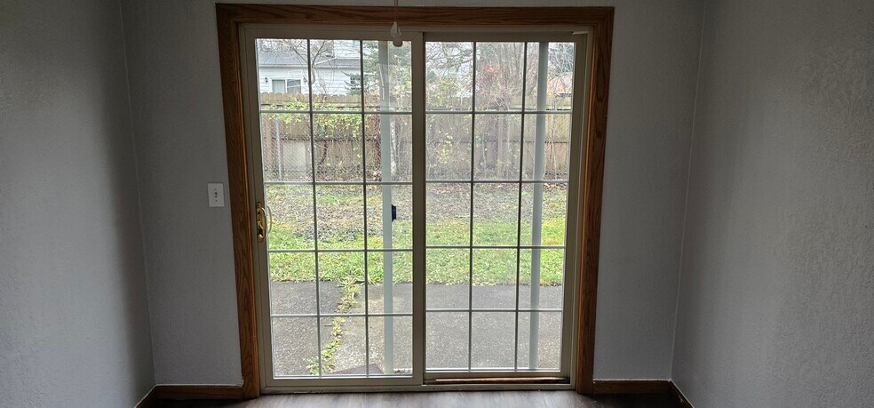 Building Photo - 1109 State St