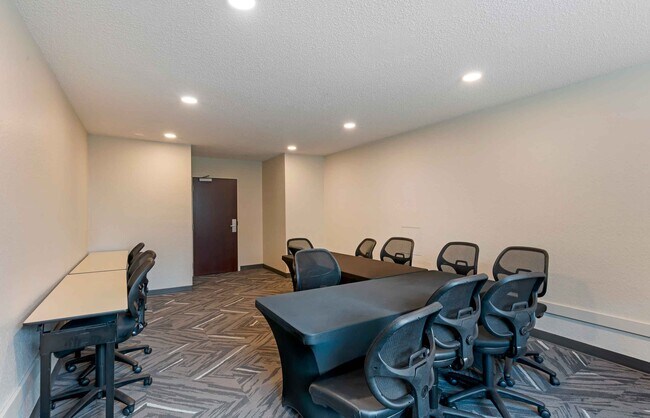 Building Photo - Furnished Studio-Secaucus - New York City Area