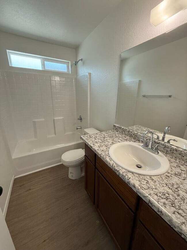 Building Photo - BRAND NEW 4 Bedroom in Desert Sands!