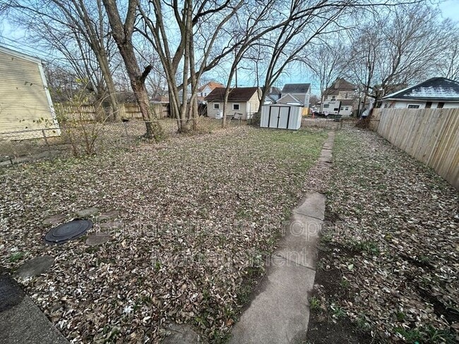 Building Photo - 38 Pioneer St