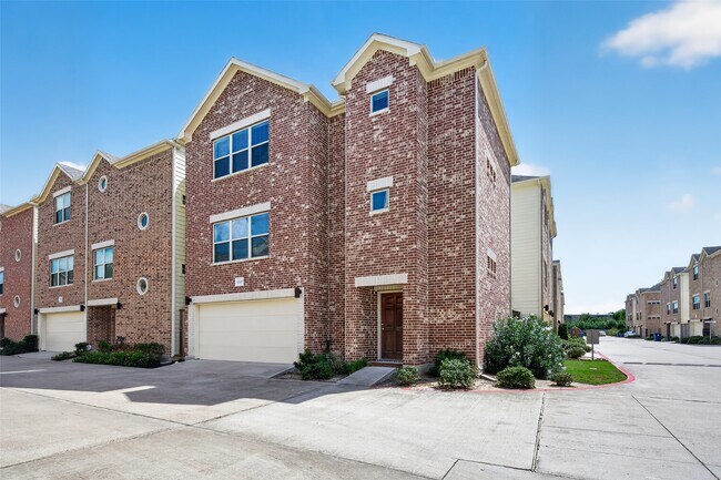 Building Photo - 11509 Main Ash Dr