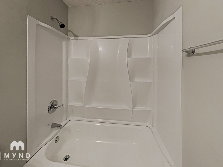 Building Photo - 3408 Redstones Rd