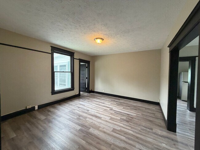 Building Photo - 224 S 14th St