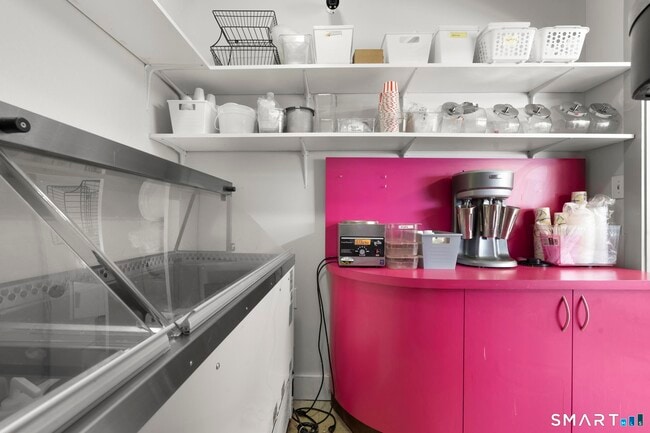 Building Photo - 712 Madison Ave