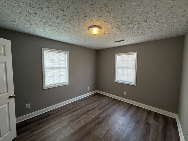 Building Photo - 281 Westchester Cir